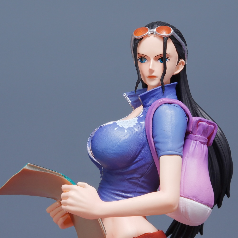 In Stock Anime Figure Wit Stud - Desk Setup With Tv recension och pris