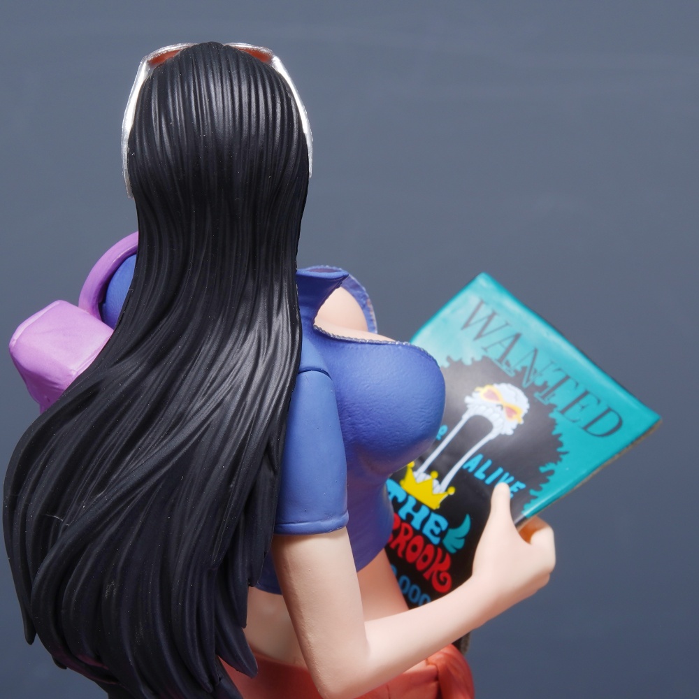 In Stock Anime Figure Wit Stud - Desk Setup With Tv recension och pris