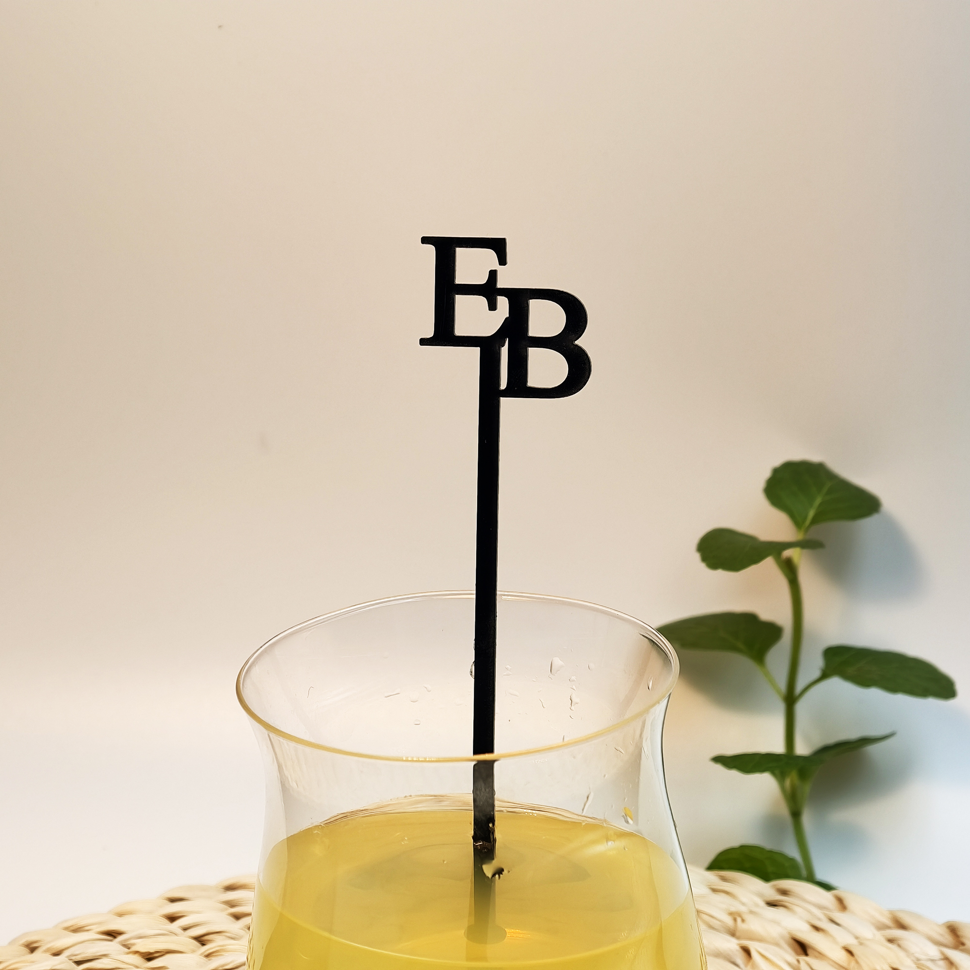 Customized Wedding Cocktail St - Desk Setup Plants recension och pris
